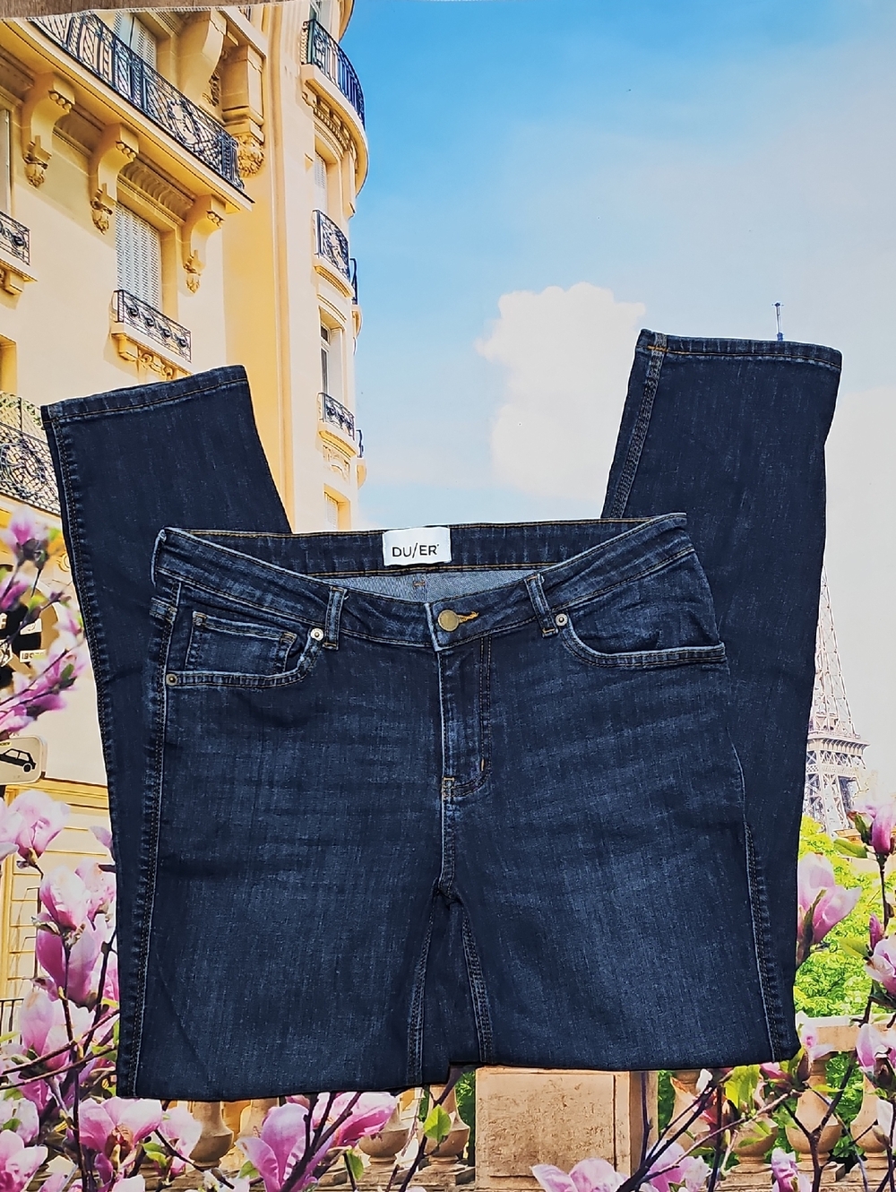 DUER Classic Indigo Relaxed Girlfriend Jeans Size 30